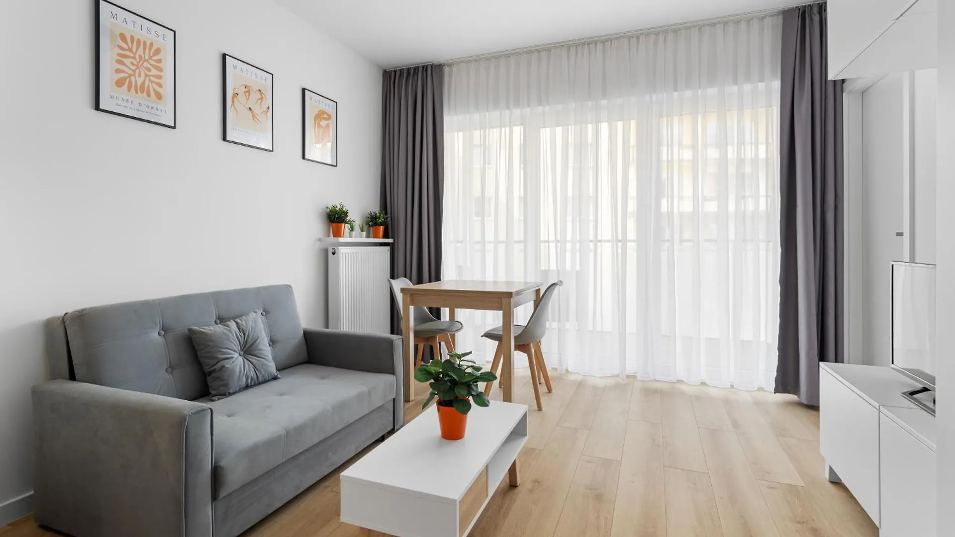 Nowoczesne I Eleganckie Apartamenty Very Berry W Poznaniu By Noclegi Renters Apartamento Poznan