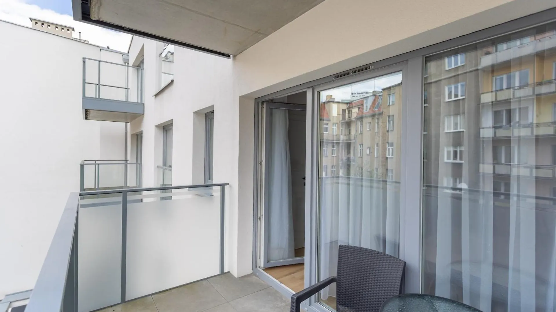 Nowoczesne I Eleganckie Apartamenty Very Berry W Poznaniu By Noclegi Renters 0*, Poznan Polonia