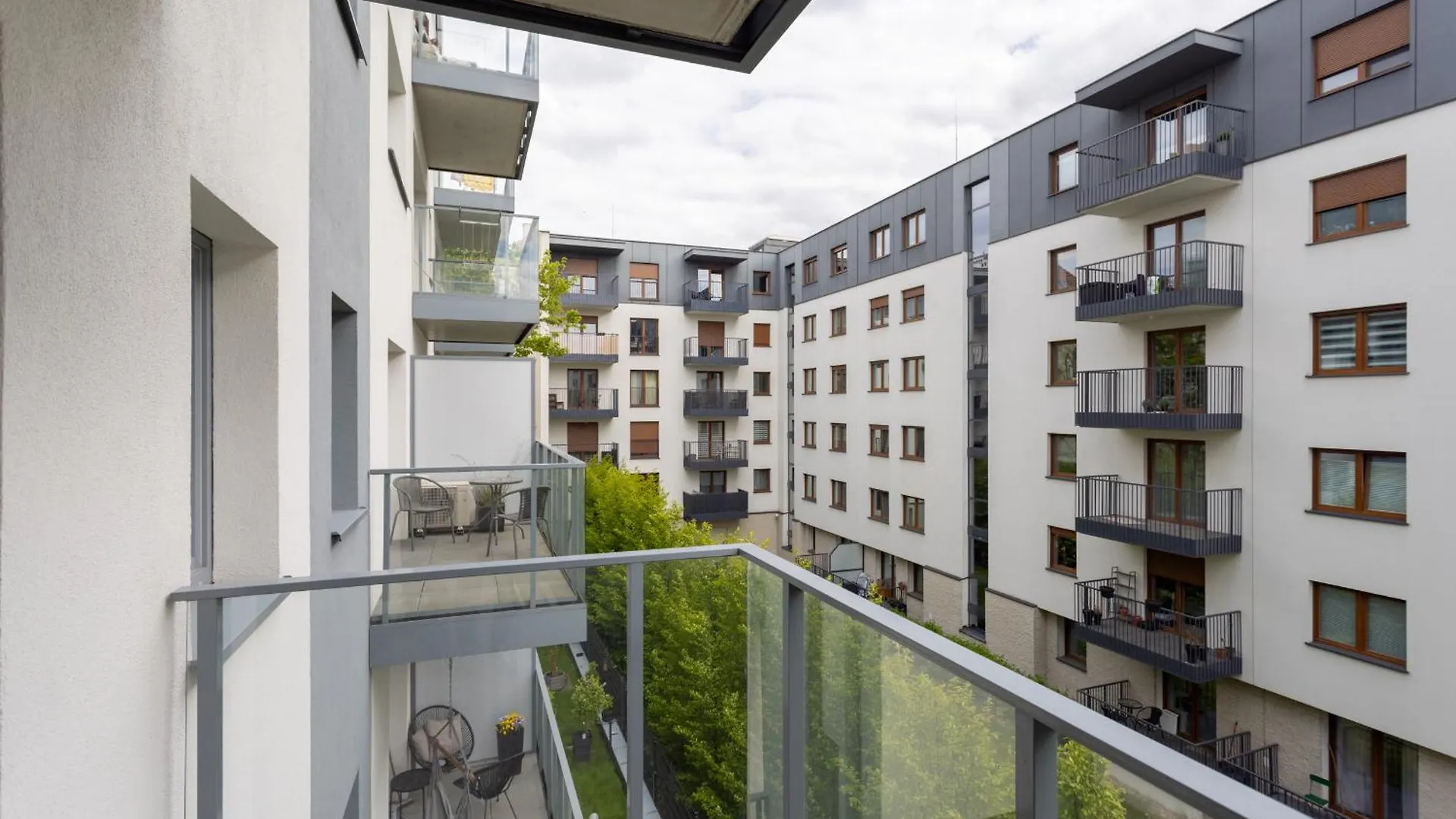 Nowoczesne I Eleganckie Apartamenty Very Berry W Poznaniu By Noclegi Renters Poznan